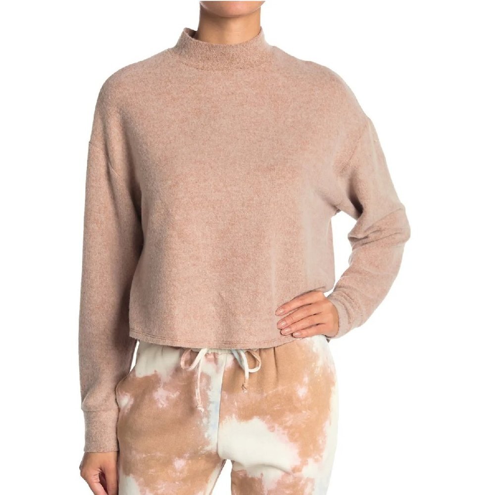 SOCIALITE Brushed Mock Neck Pullover In Camel